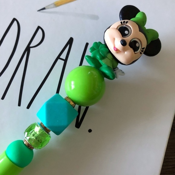 Disney Doorables: Mickey & Friends: Minnie Mouse handmade beaded pen - Picture 1 of 3
